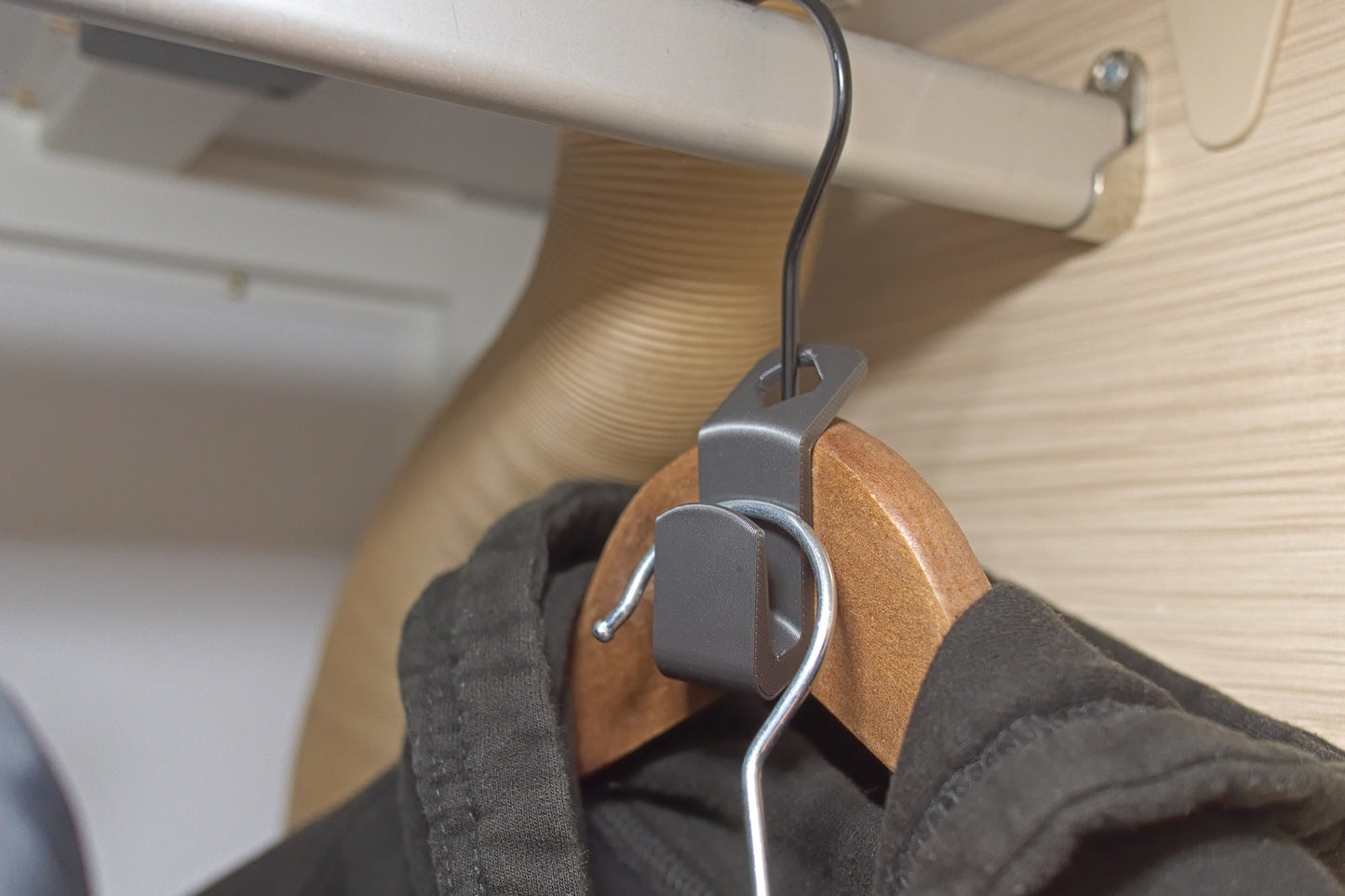 Kleiderbügelhaken zum Aneinanderhängen mehrerer Bügel