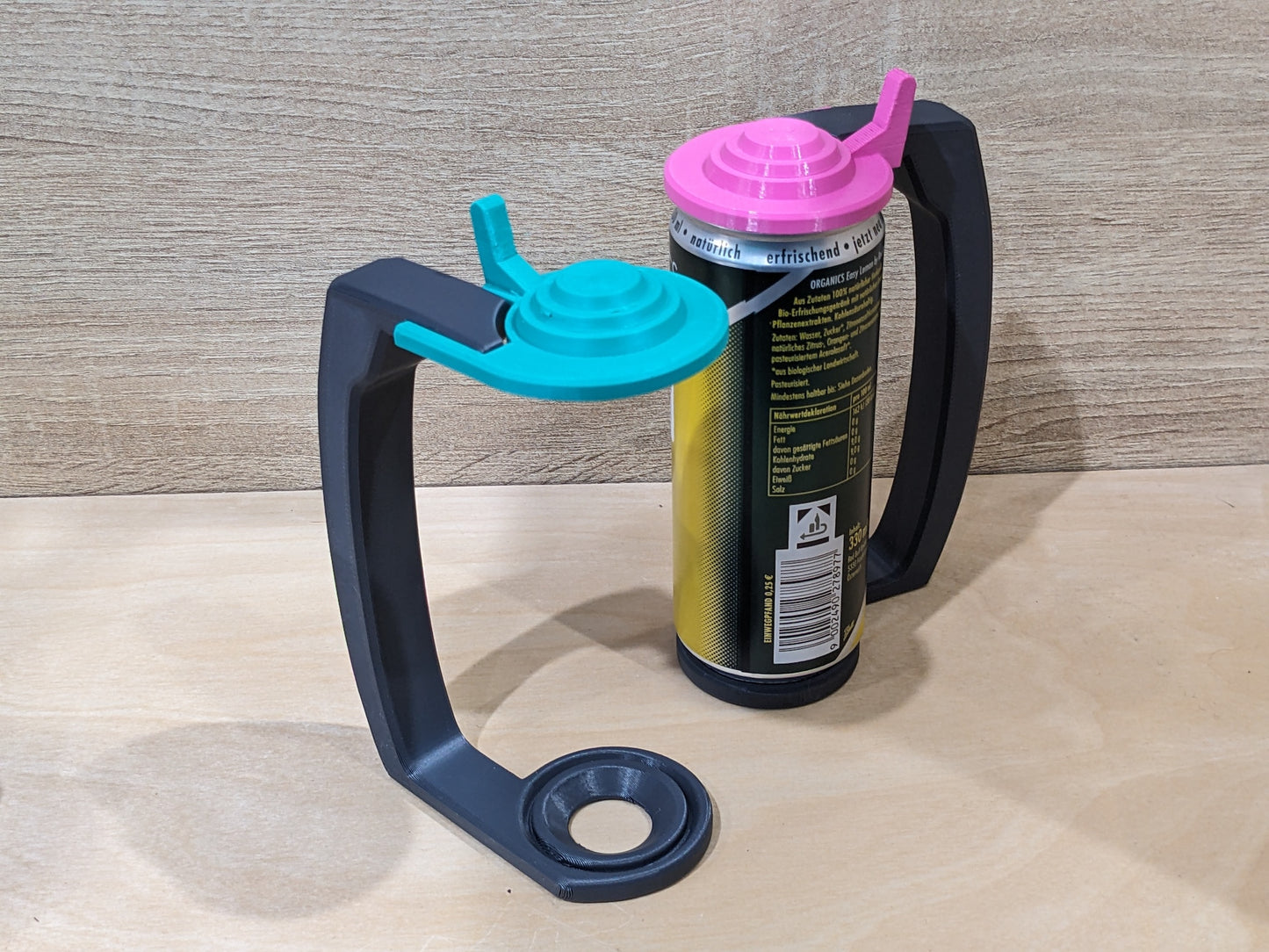 Bierkrughalter mit Klappdeckel für Getränkedosen