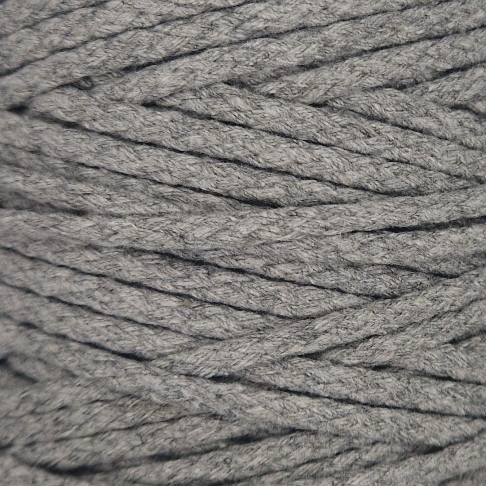 Mini-Makramee-Wimpel für Wimpelkette - personalisierbar (von Knotenliebe by Sina Milde)