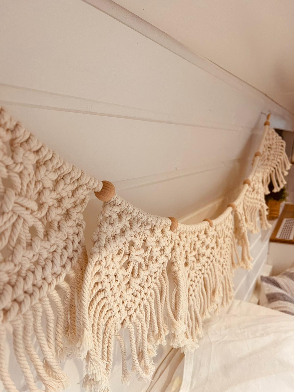 Makramee-Wimpelkette (von Knotenliebe by Sina Milde)