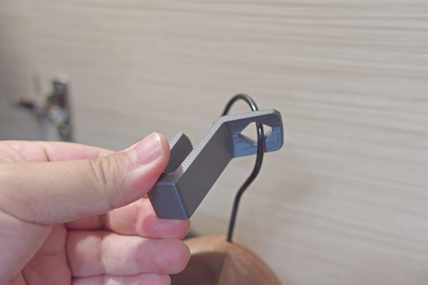 Kleiderbügelhaken zum Aneinanderhängen mehrerer Bügel