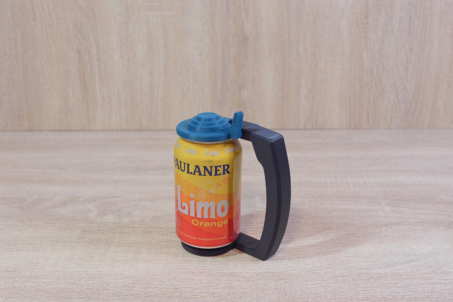 Bierkrughalter mit Klappdeckel für Getränkedosen