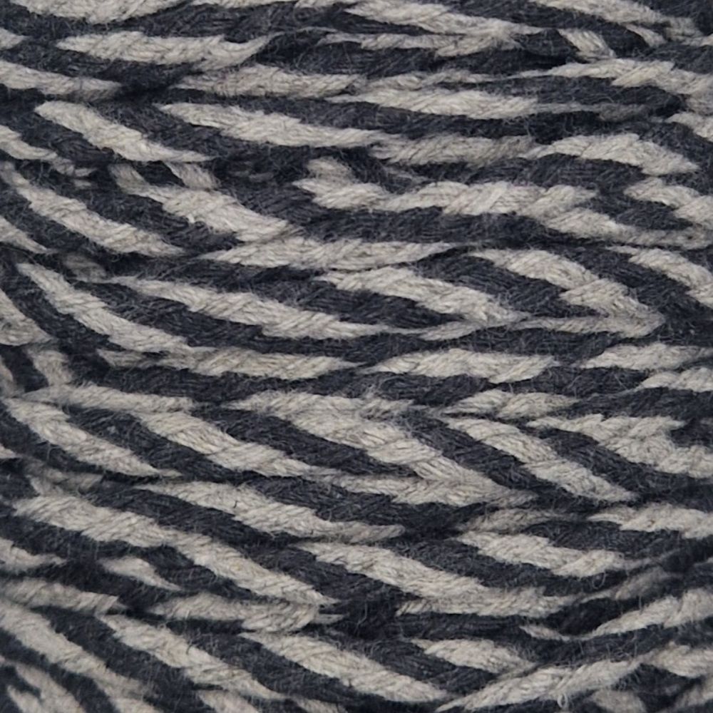 Mini-Makramee-Wimpel für Wimpelkette - personalisierbar (von Knotenliebe by Sina Milde)